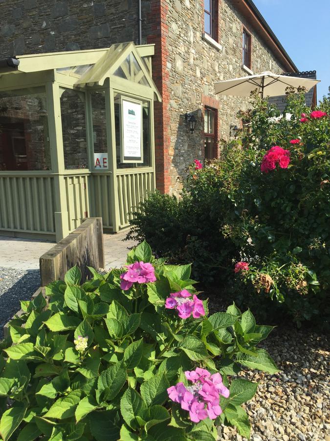 Riverbank, Country Pub And Guesthouse Carrickmacross Exterior photo
